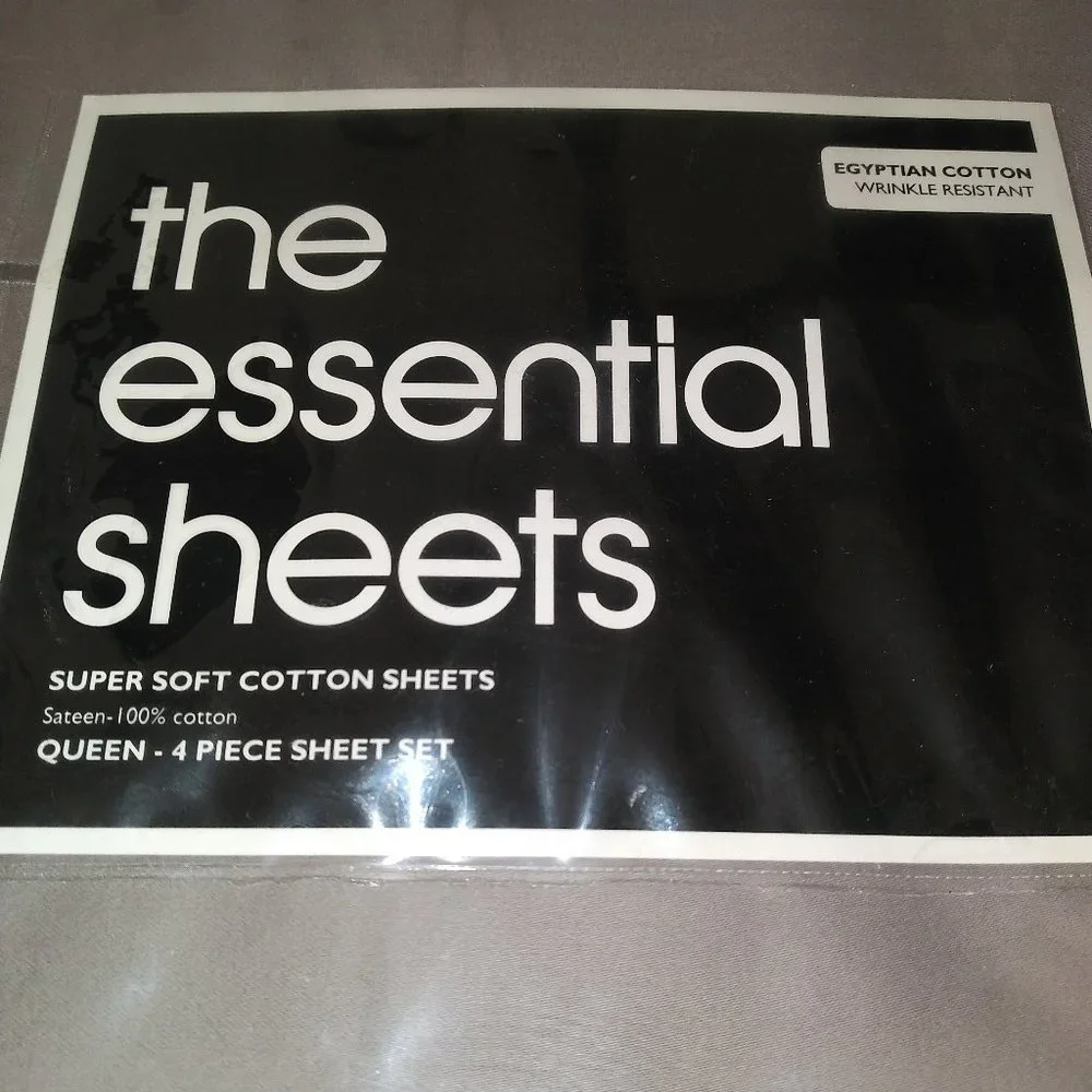 Bloomingdale's Egyptian Cotton Sateen Wrinkle Resistant Queen Sheet Set